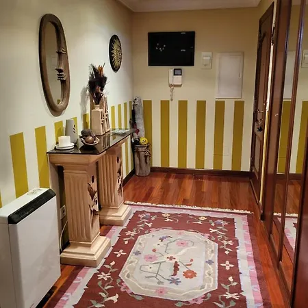 Encantador Y Acogedor Appartement Marín